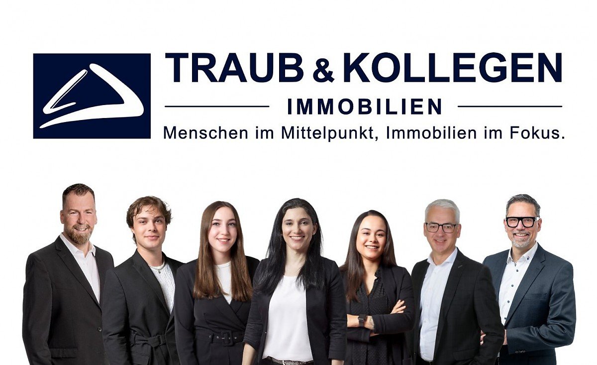 Paar vertraut auf Immobilienmakler